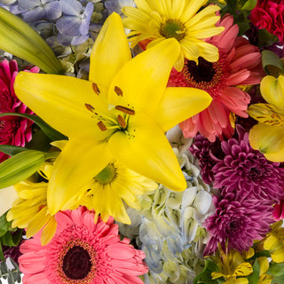 Happy Go Lucky Flower Mixed Bouquet Happy flowers - fresh-cut flowers by Bloomingmore - ideal for weddings and floral events